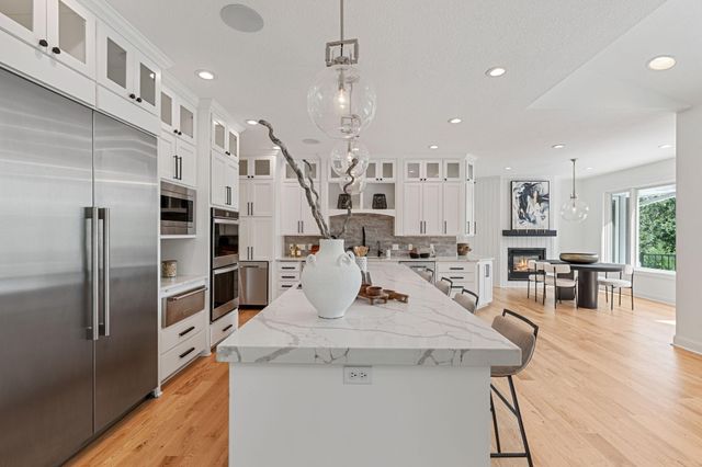 9 Red Forest Way, North Oaks, MN 55127