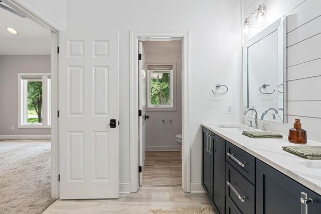 9 Red Forest Way, North Oaks, MN 55127