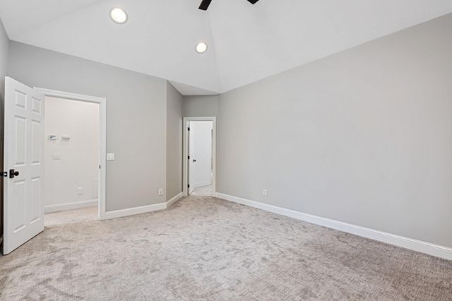 9 Red Forest Way, North Oaks, MN 55127