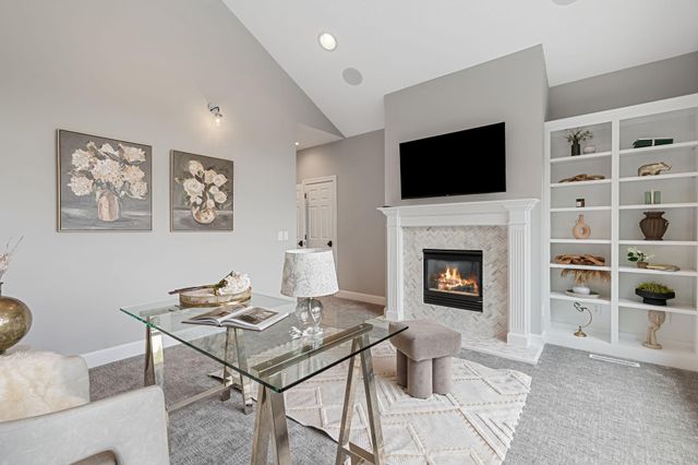 9 Red Forest Way, North Oaks, MN 55127