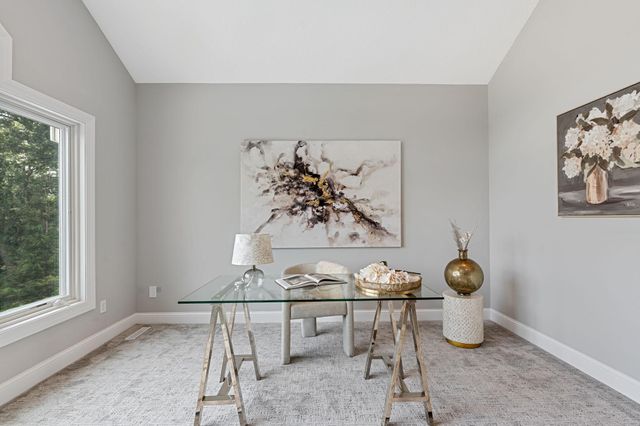 9 Red Forest Way, North Oaks, MN 55127