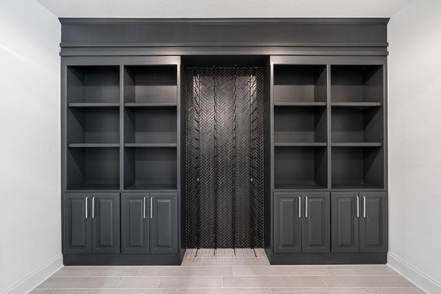 9 Red Forest Way, North Oaks, MN 55127