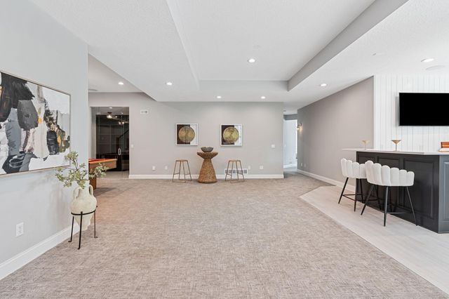 9 Red Forest Way, North Oaks, MN 55127