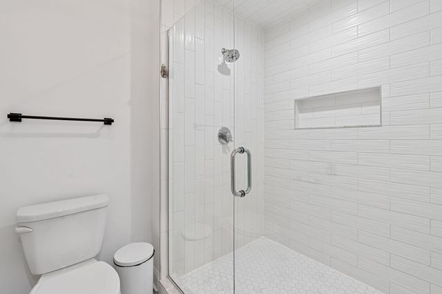 9 Red Forest Way, North Oaks, MN 55127