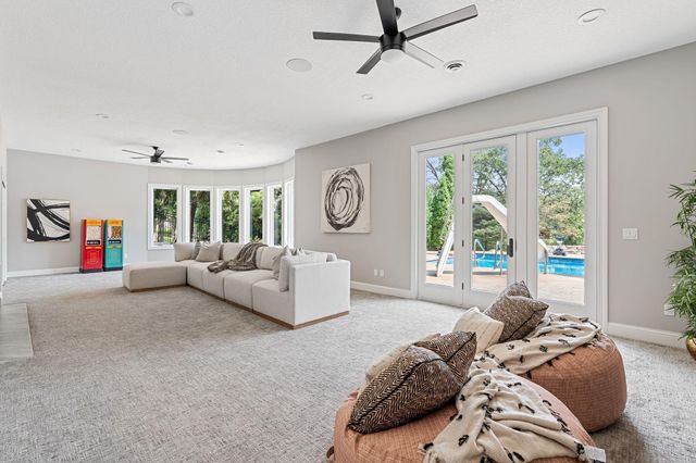 9 Red Forest Way, North Oaks, MN 55127