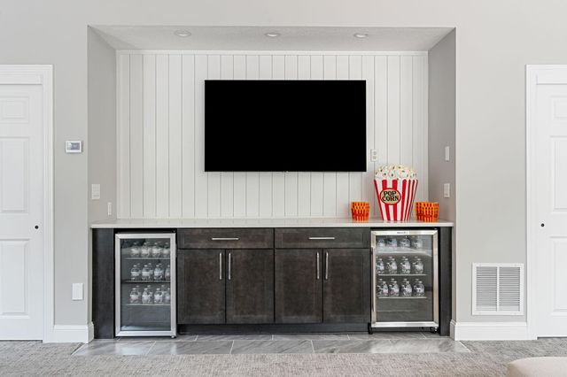 9 Red Forest Way, North Oaks, MN 55127