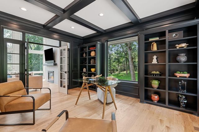 9 Red Forest Way, North Oaks, MN 55127