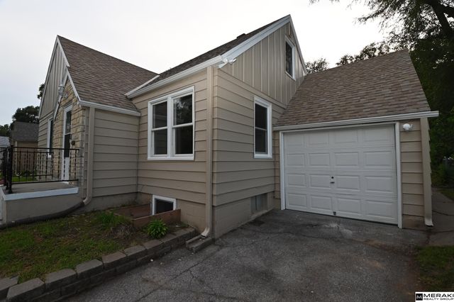 3450 Martin Avenue, Omaha, NE 68112