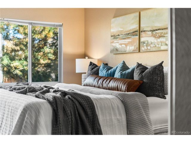 12799 E Wyoming Cir, Aurora, CO 80012