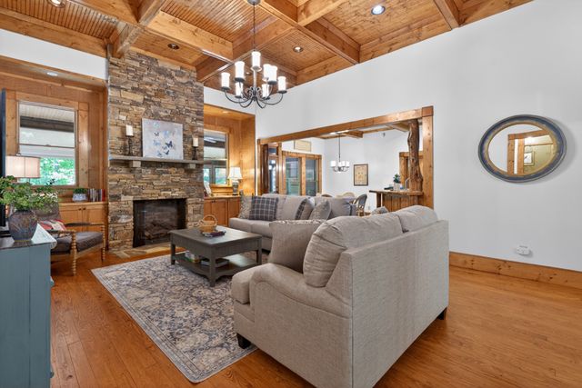 721 Azalea Ct, Monteagle, TN 37356