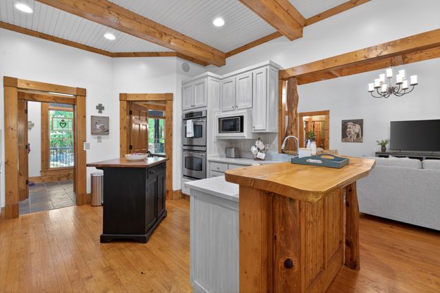 721 Azalea Ct, Monteagle, TN 37356