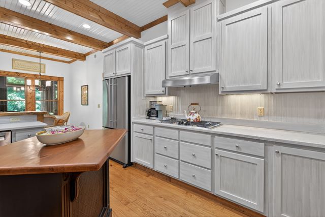 721 Azalea Ct, Monteagle, TN 37356