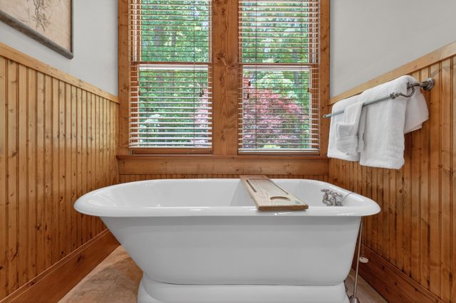 721 Azalea Ct, Monteagle, TN 37356