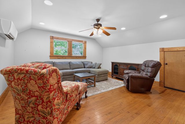 721 Azalea Ct, Monteagle, TN 37356