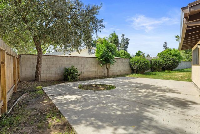 1400 Rosemead Ct, Modesto, CA 95350