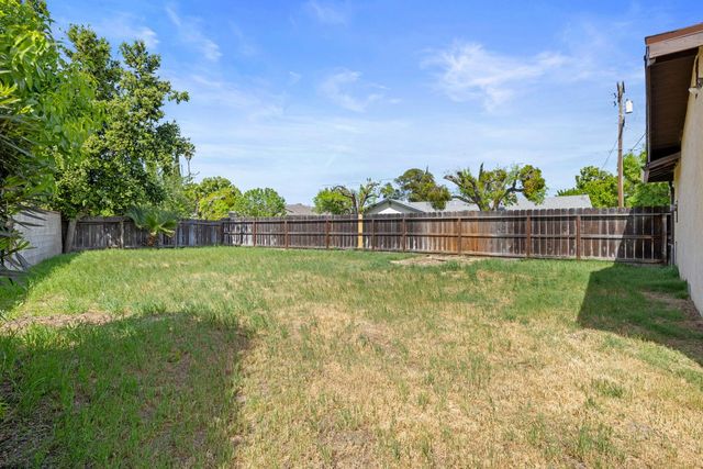 1400 Rosemead Ct, Modesto, CA 95350