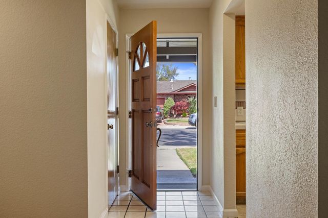 1400 Rosemead Ct, Modesto, CA 95350