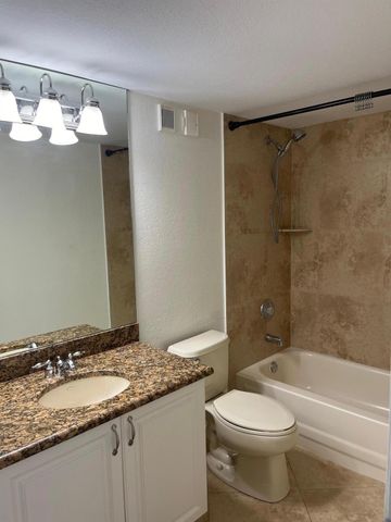 103 Yacht Club Way 101, Hypoluxo, FL 33462