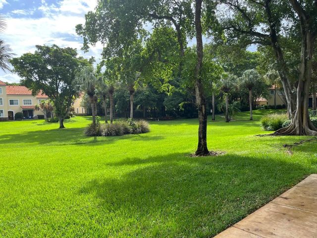 103 Yacht Club Way 101, Hypoluxo, FL 33462