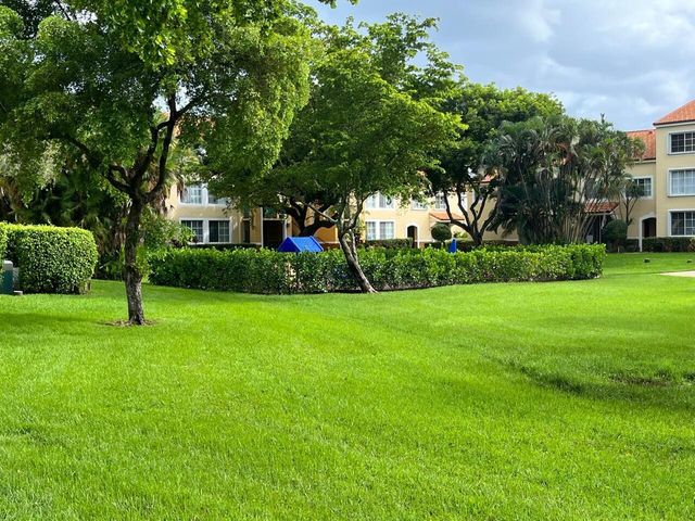 103 Yacht Club Way 101, Hypoluxo, FL 33462