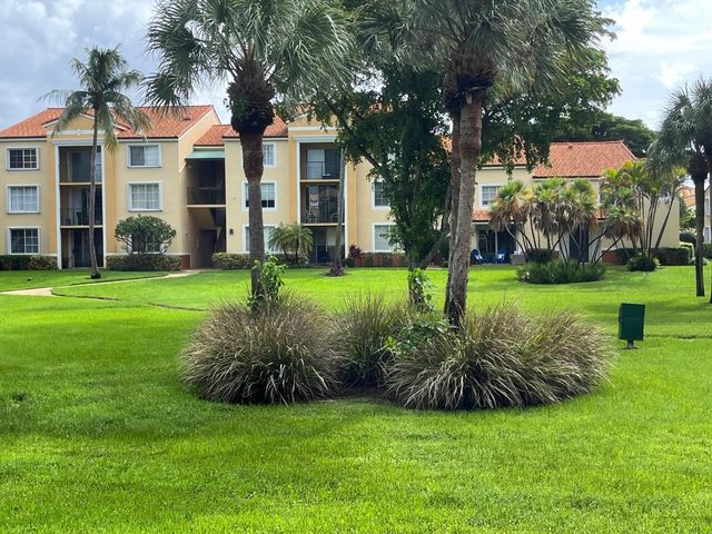 103 Yacht Club Way 101, Hypoluxo, FL 33462