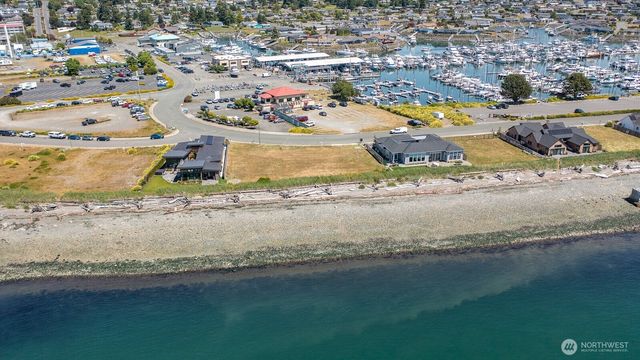 2207 Skyline Way, Anacortes, WA 98221