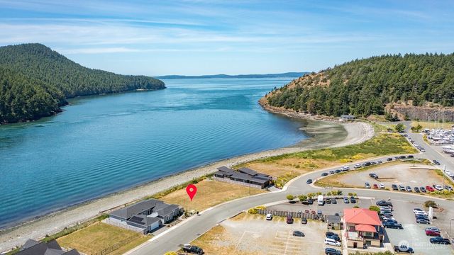 2207 Skyline Way, Anacortes, WA 98221