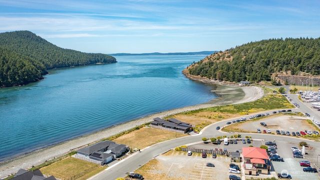 2207 Skyline Way, Anacortes, WA 98221
