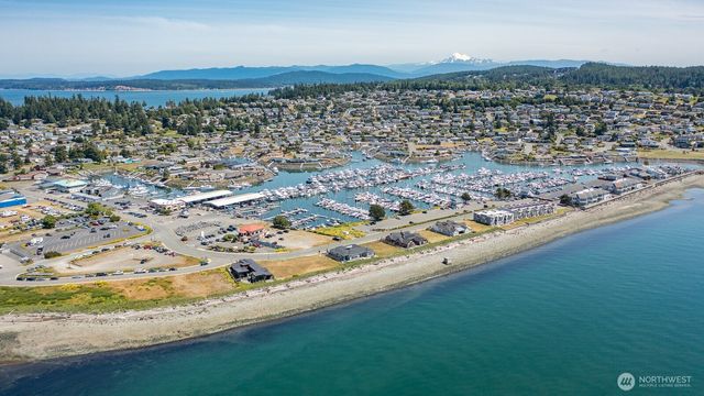 2207 Skyline Way, Anacortes, WA 98221