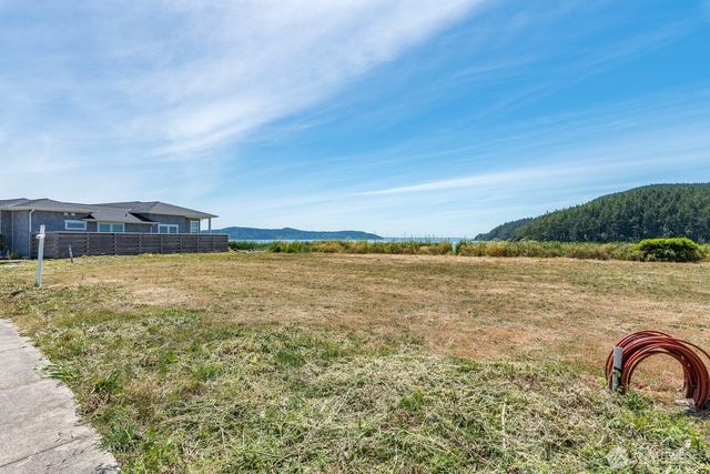 2207 Skyline Way, Anacortes, WA 98221