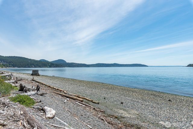 2207 Skyline Way, Anacortes, WA 98221