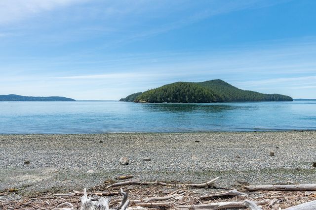2207 Skyline Way, Anacortes, WA 98221