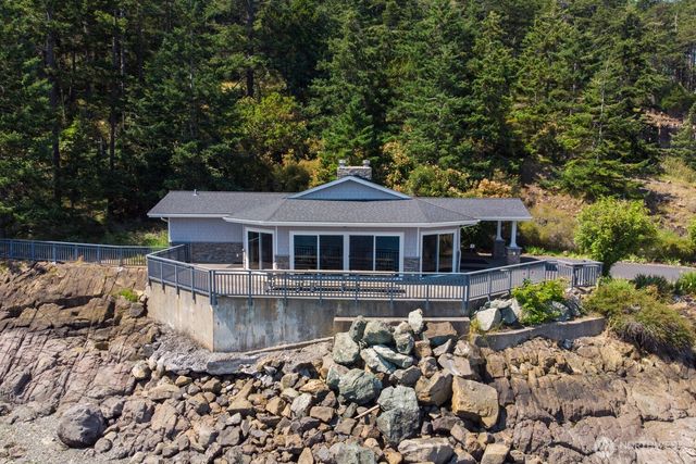 2207 Skyline Way, Anacortes, WA 98221
