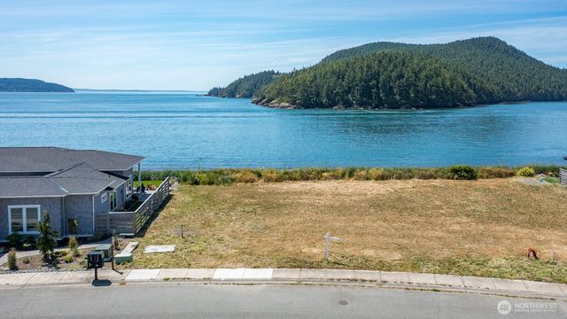 2207 Skyline Way, Anacortes, WA 98221