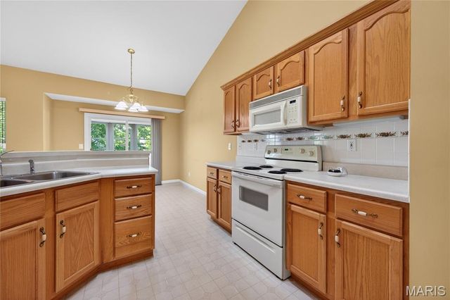 2917 Mac Arthur Drive 30, St Charles, MO 63301