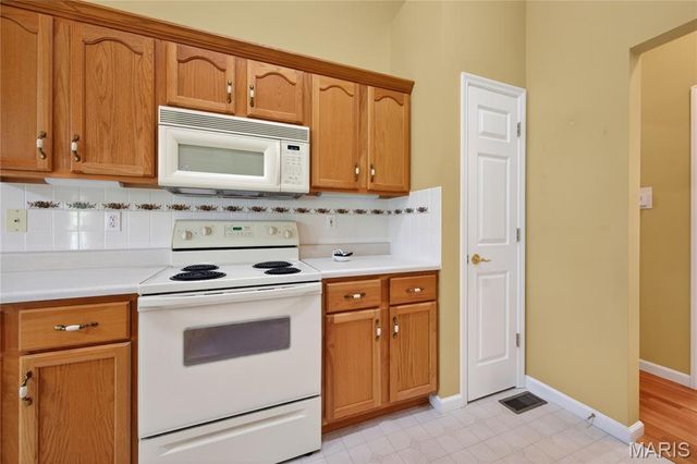 2917 Mac Arthur Drive 30, St Charles, MO 63301