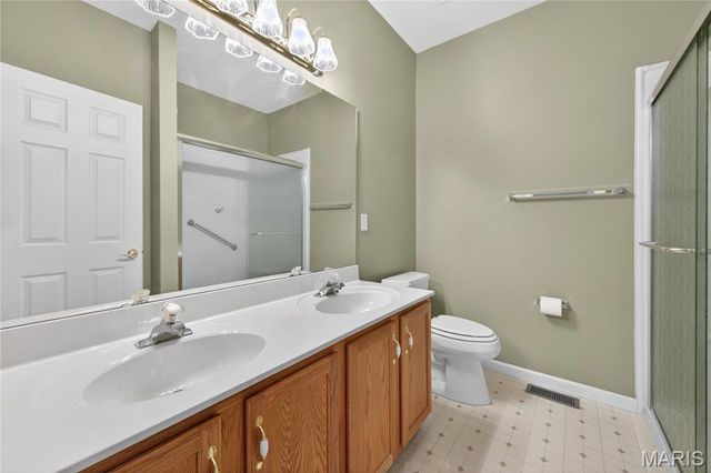 2917 Mac Arthur Drive 30, St Charles, MO 63301