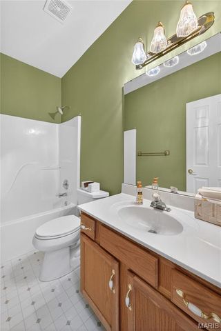 2917 Mac Arthur Drive 30, St Charles, MO 63301