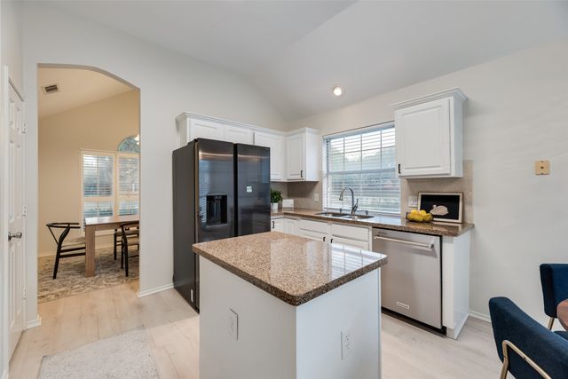 336 Touchdown Drive, Irving, TX 75063