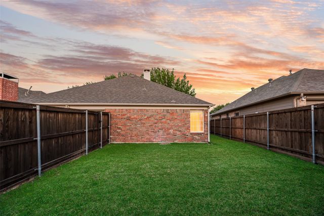 336 Touchdown Drive, Irving, TX 75063