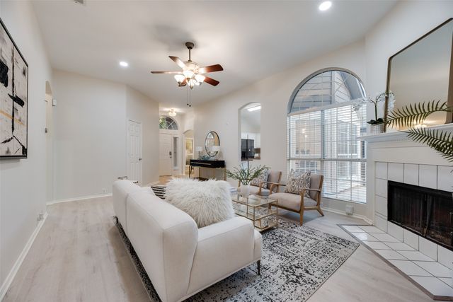 336 Touchdown Drive, Irving, TX 75063