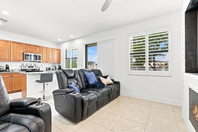3000 KING PALM Way, Riviera Beach, FL 33410