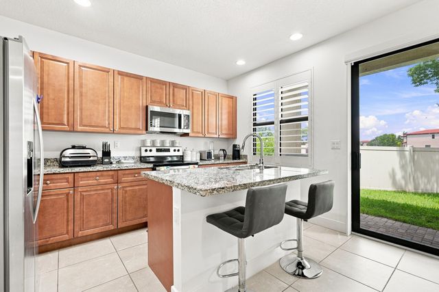 3000 KING PALM Way, Riviera Beach, FL 33410