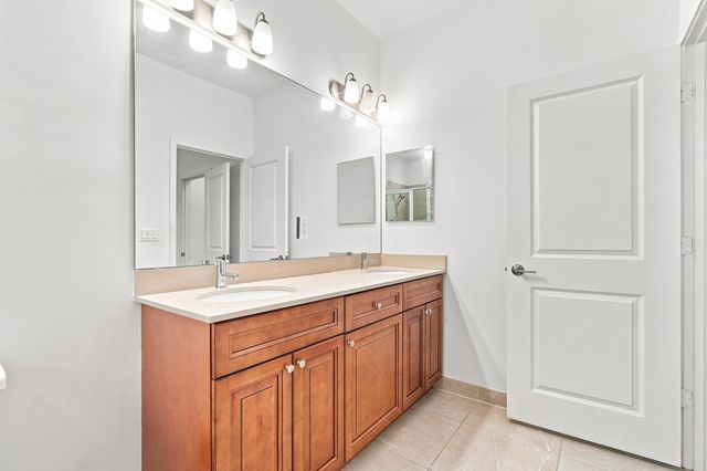 3000 KING PALM Way, Riviera Beach, FL 33410