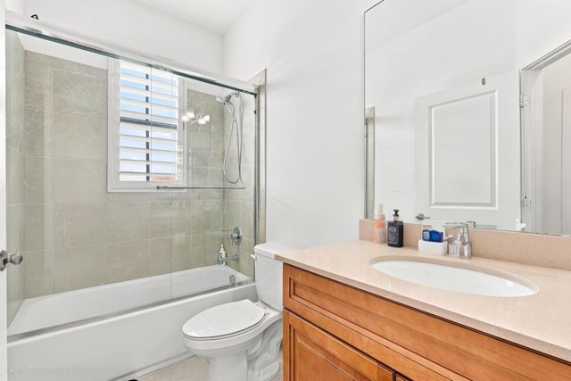 3000 KING PALM Way, Riviera Beach, FL 33410