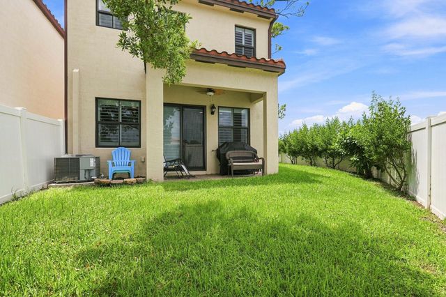 3000 KING PALM Way, Riviera Beach, FL 33410