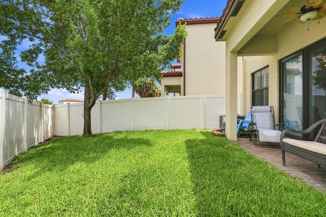 3000 KING PALM Way, Riviera Beach, FL 33410
