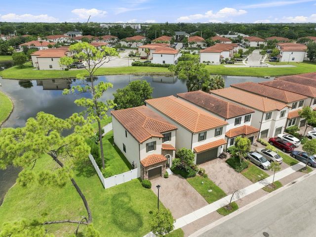 3000 KING PALM Way, Riviera Beach, FL 33410
