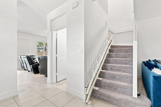 3000 KING PALM Way, Riviera Beach, FL 33410