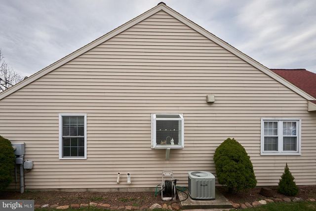 1018 BOWMAN ST, Reading, PA 19605